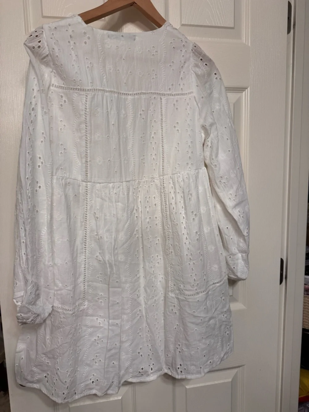 NWT - Zara White Eyelet Cotton Top - Picture 4 of 5